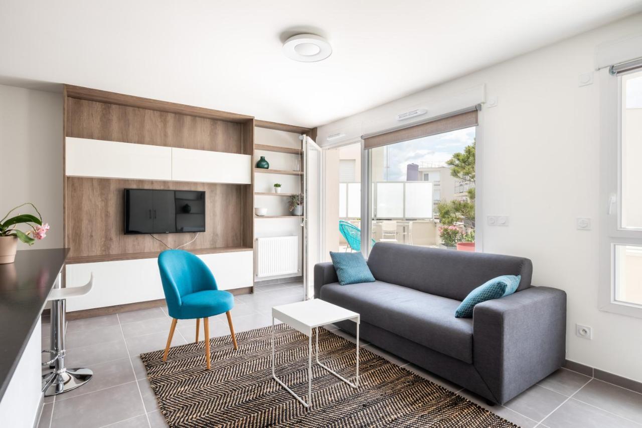 Appartement De Standing Avec Grande Terrasse Villeurbanne Luaran gambar